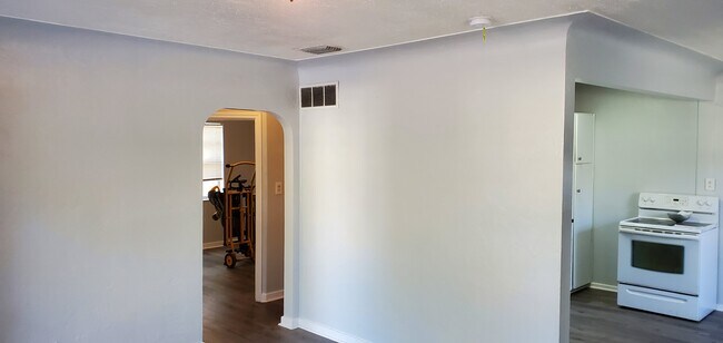 Building Photo - 1425 40th St S
