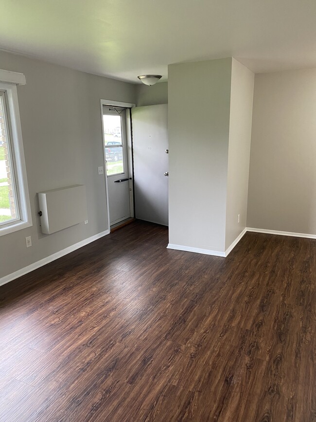 Living Room - 1648 Sunfield St