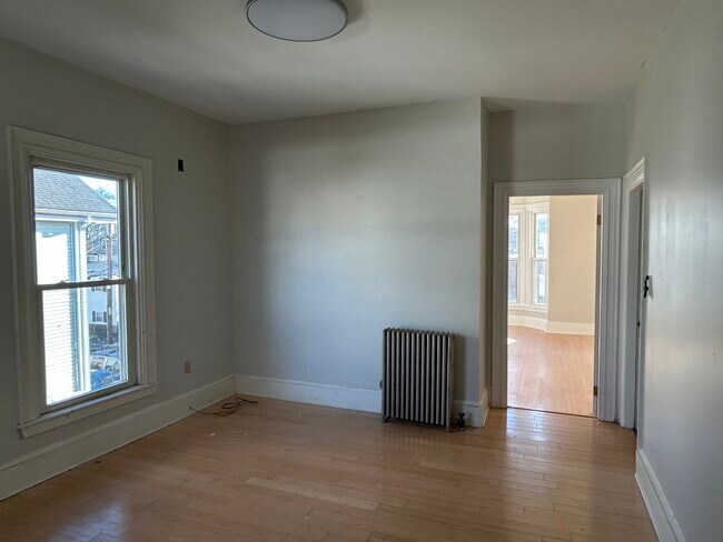 Building Photo - 115 Woodford St
