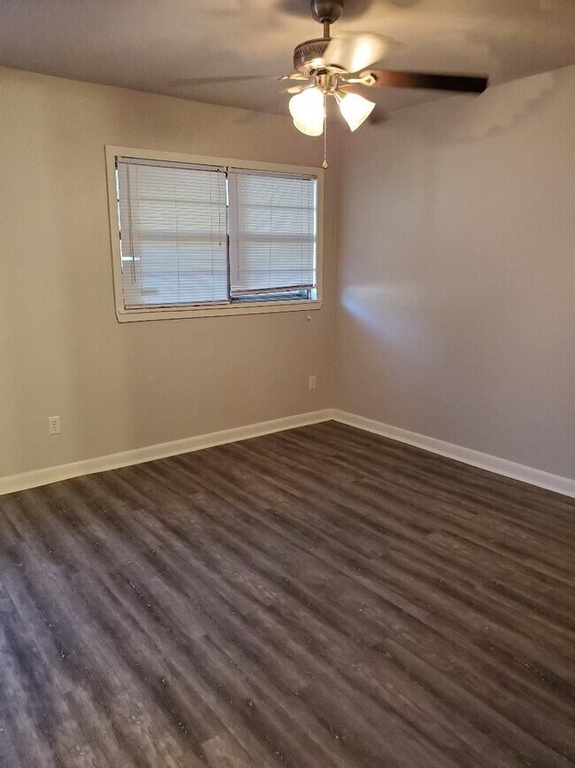 Foto del edificio - House for Lease -2505 Douglas