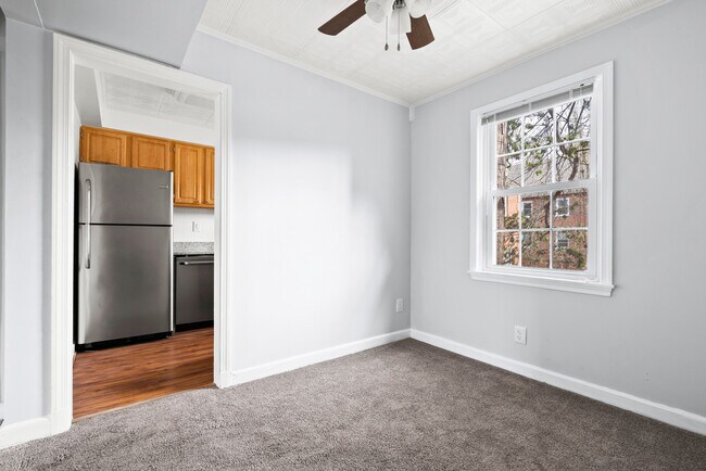 Foto del edificio - 2124 Suitland Terrace SE