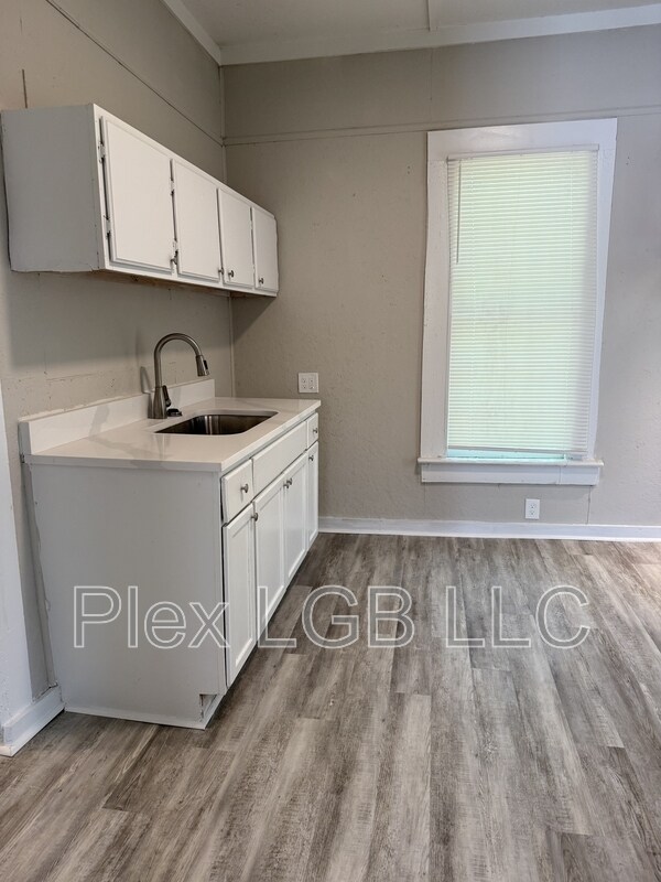 Building Photo - 407 Colquitt St