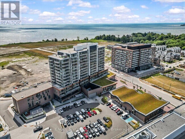 Building Photo - 220 Missinnihe Way