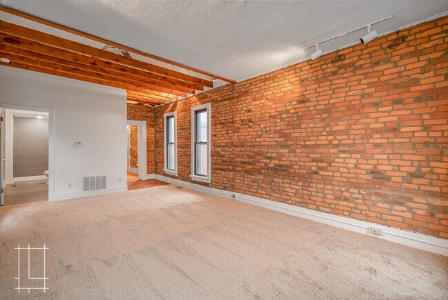 Foto del edificio - 336 W 1st Ave