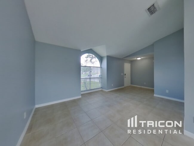 Building Photo - 1716 Golden Poppy Ct