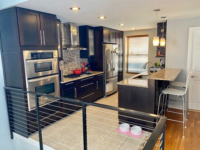 Foto del edificio - Stunning 2-Bedroom Townhouse in Rittenhous...