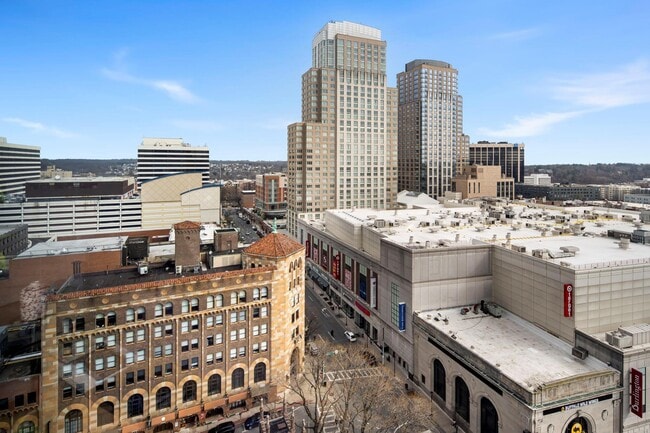Building Photo - 1 Renaissance Square