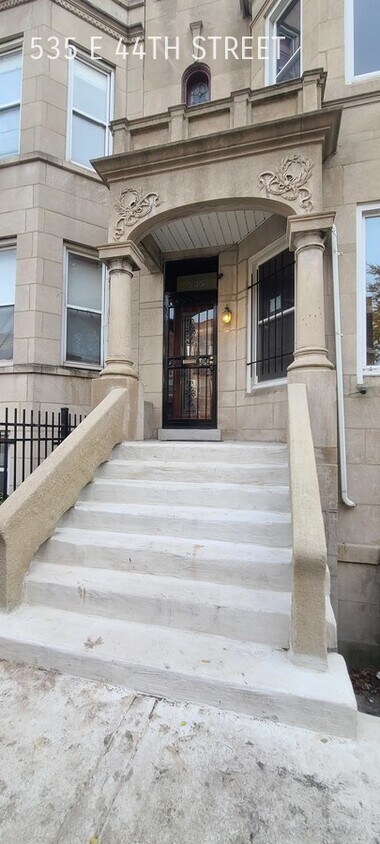 Primary Photo - BEAUTIFUL 4 BED, GREY STONE ROW-HOUSE
