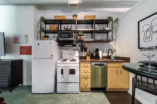 Building Photo - 10024 Jasper Ave