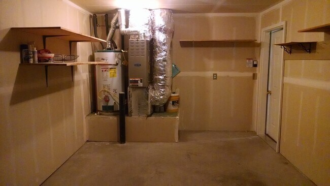 Building Photo - Midtown Duplex