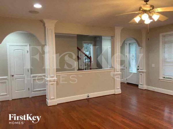 Building Photo - 3310 Lucy Dr