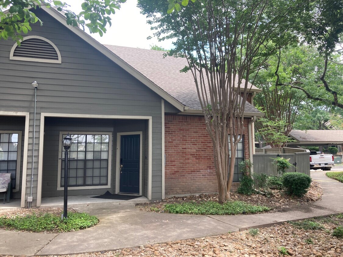 Primary Photo - 39 Chapel Hill Cir