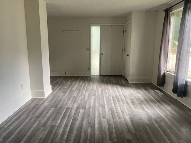 Foto del edificio - 312 N Division St.