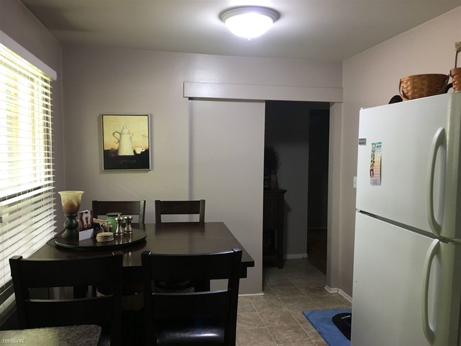 Foto del edificio - 3 br, 1.5 bath House - 2319 Walter Dr