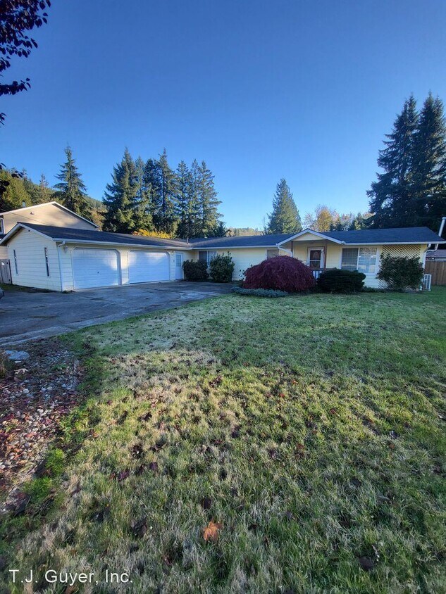 Primary Photo - 3 br, 2 bath House - 133 Baker Dr
