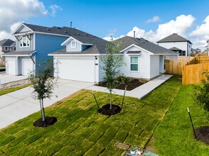 Building Photo - 105 Crescent St