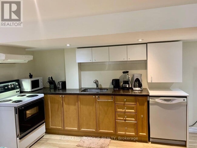 Building Photo - 96 Breckonwood Crescent