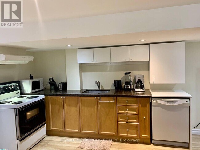 Photo du bâtiment - 96 Breckonwood Crescent