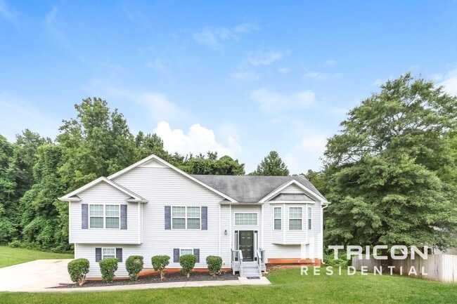 Building Photo - 90 Twin Oaks Ln