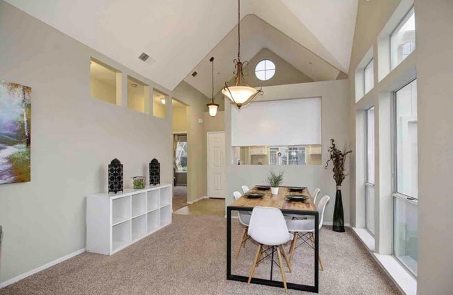 Building Photo - South Davis Charming Home