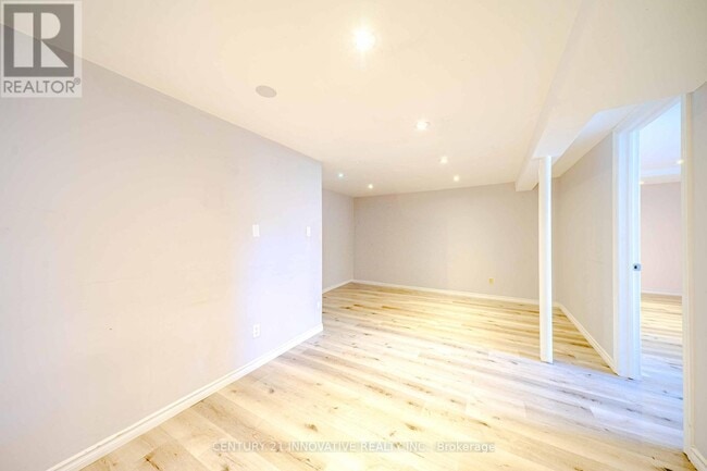 Building Photo - 13163 Bathurst St