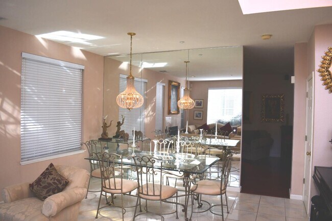 Building Photo - 132 Positano Cir