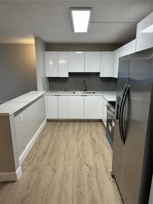 Building Photo - 14830 Naranja Lakes Blvd