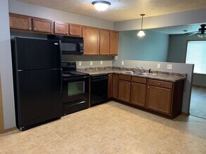 Building Photo - 335 Arianna Pl