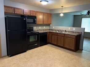 Building Photo - 335 Arianna Pl