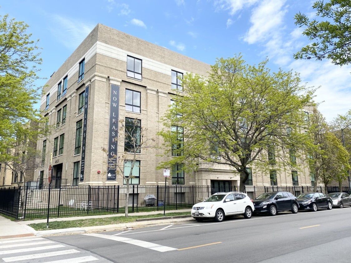 Foto principal - 4601 N Paulina St