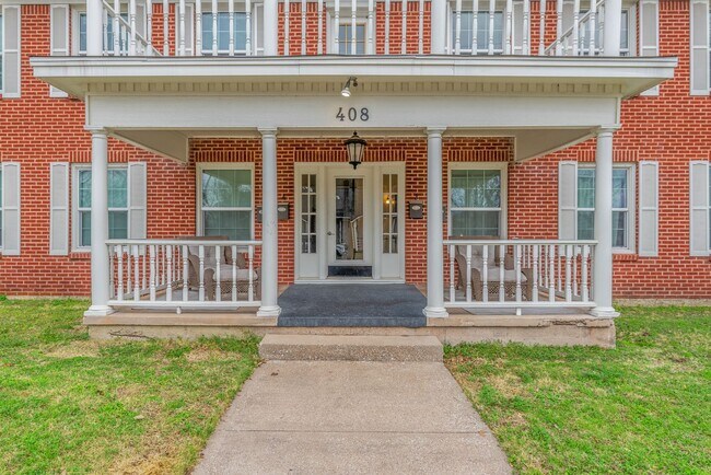 Foto del edificio - Cozy 2 Bedroom Apartment Available for Aug...