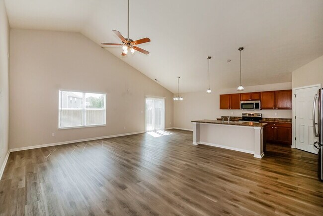 Foto del edificio - 2532 Copper Hill Dr