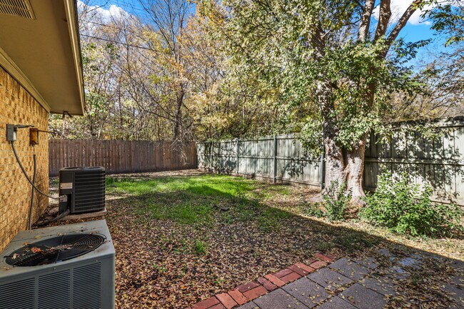 Building Photo - 1812 Archer Dr