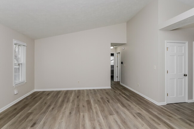 Building Photo - 4131 Robertson Ct