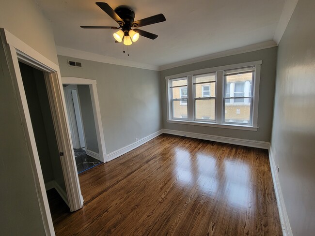 Building Photo - 4749 N Monticello Ave