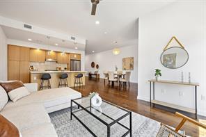 Foto principal - 1322 E 12th St