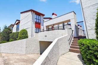 Building Photo - 1535 Potomac Dr