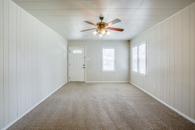 Building Photo - Pre-Leasing for July!