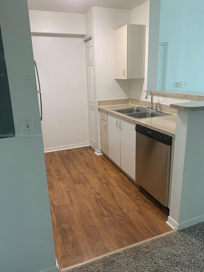 Foto del edificio - 11165 SW 6th St