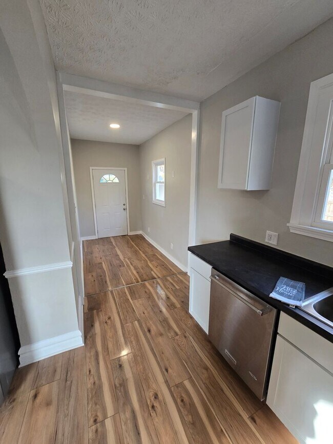 Foto del edificio - 4 BEDROOM SINGLE FAMILY HOME
