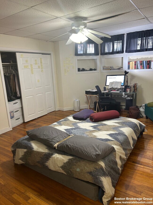 Foto del edificio - 857 Beacon St