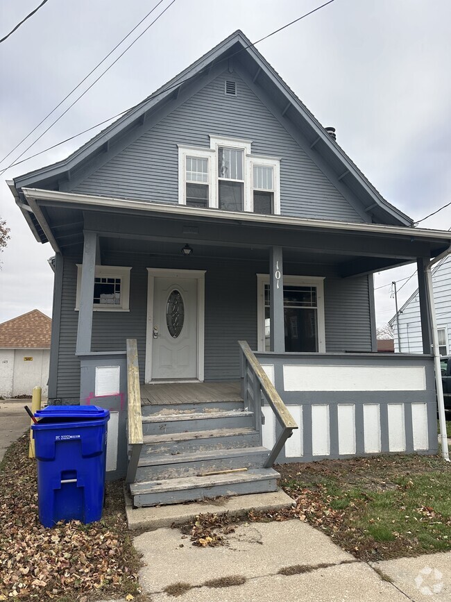 Apartments For Rent in Sumner, IA with Hardwood Floors 1 Rentals