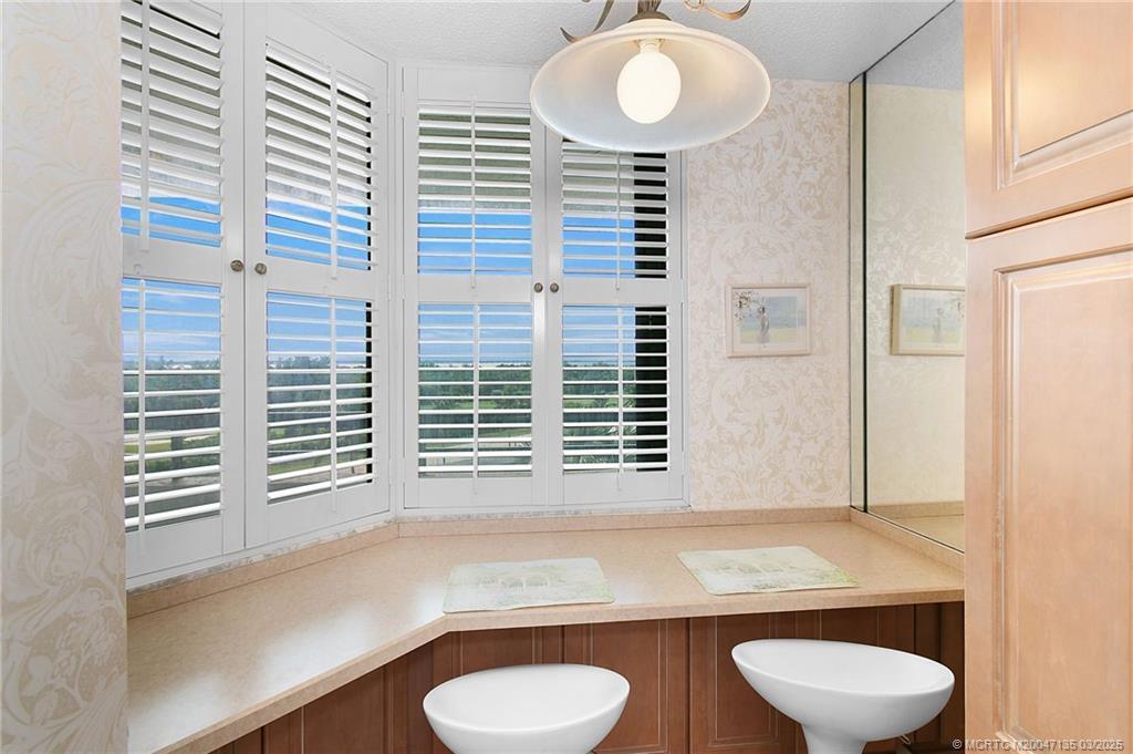 Primary Photo - 8800 S Ocean Dr