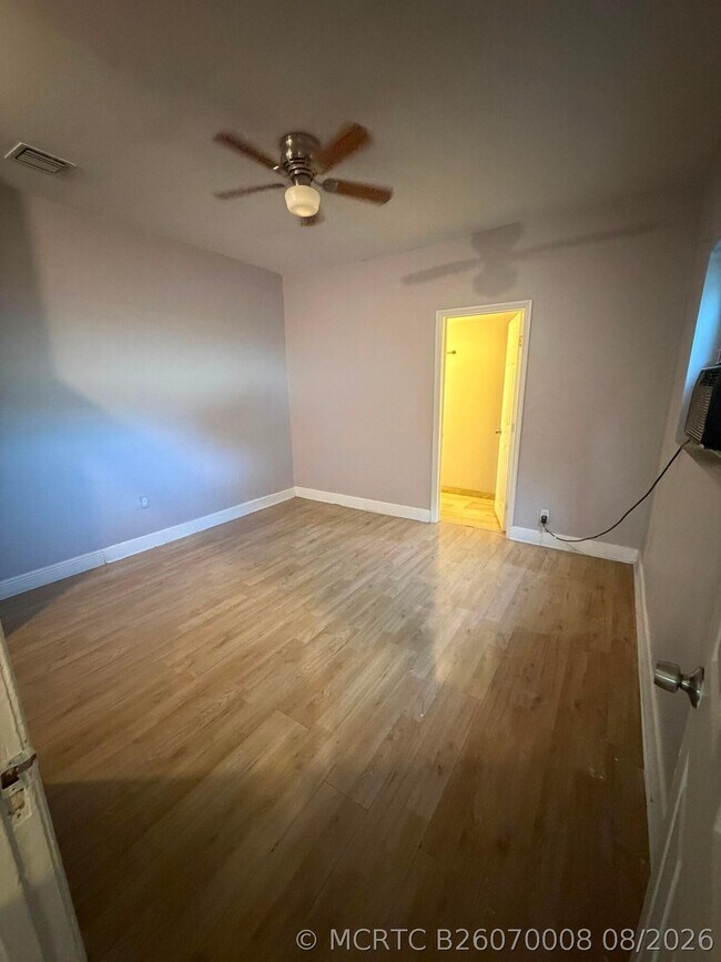 Foto del edificio - 420 Lilac Ct