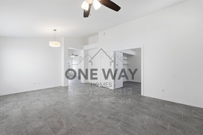 Building Photo - 4622 E Summerhaven Dr