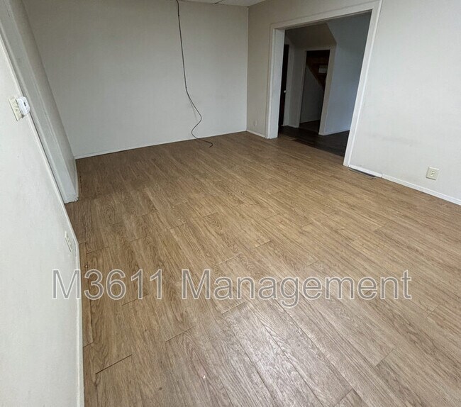 Foto del edificio - 5628 Logan Ave