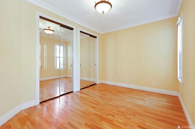 Building Photo - Spacious Mission District 2+ Bedroom 2 Bat...