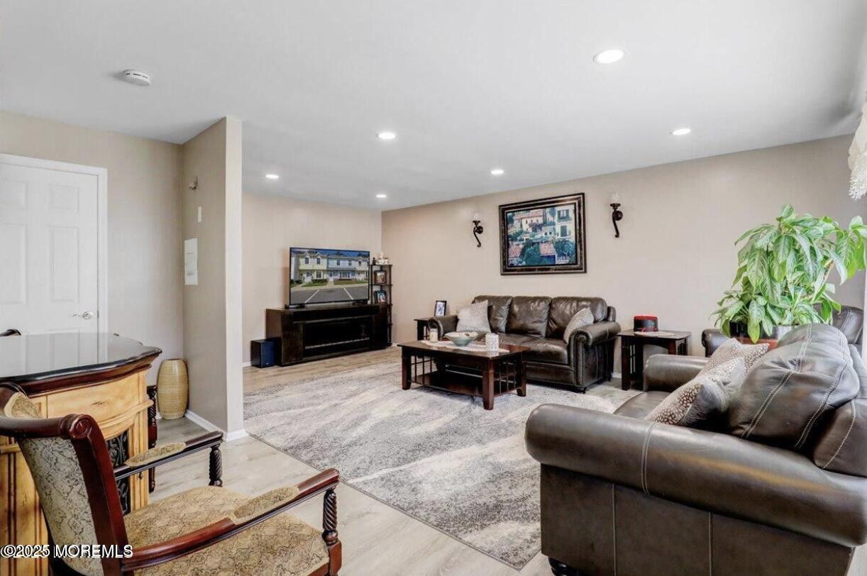 Foto del edificio - 111 Joan Ct