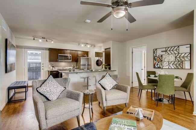 Foto del edificio - Lifestyle & Location: Explore Houston’s Be...