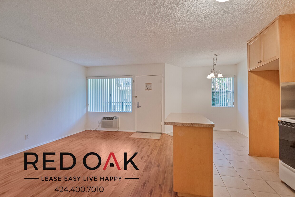 Foto principal - 20200 Sherman Way